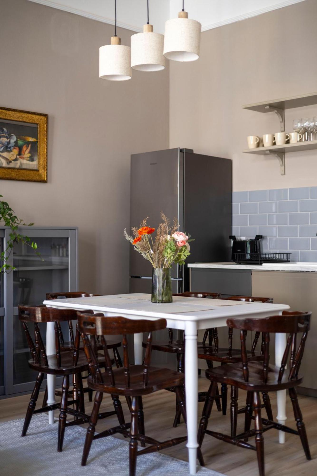 Charming Central Dream Home & Retreat By Prestige Homes Budapest Exteriör bild