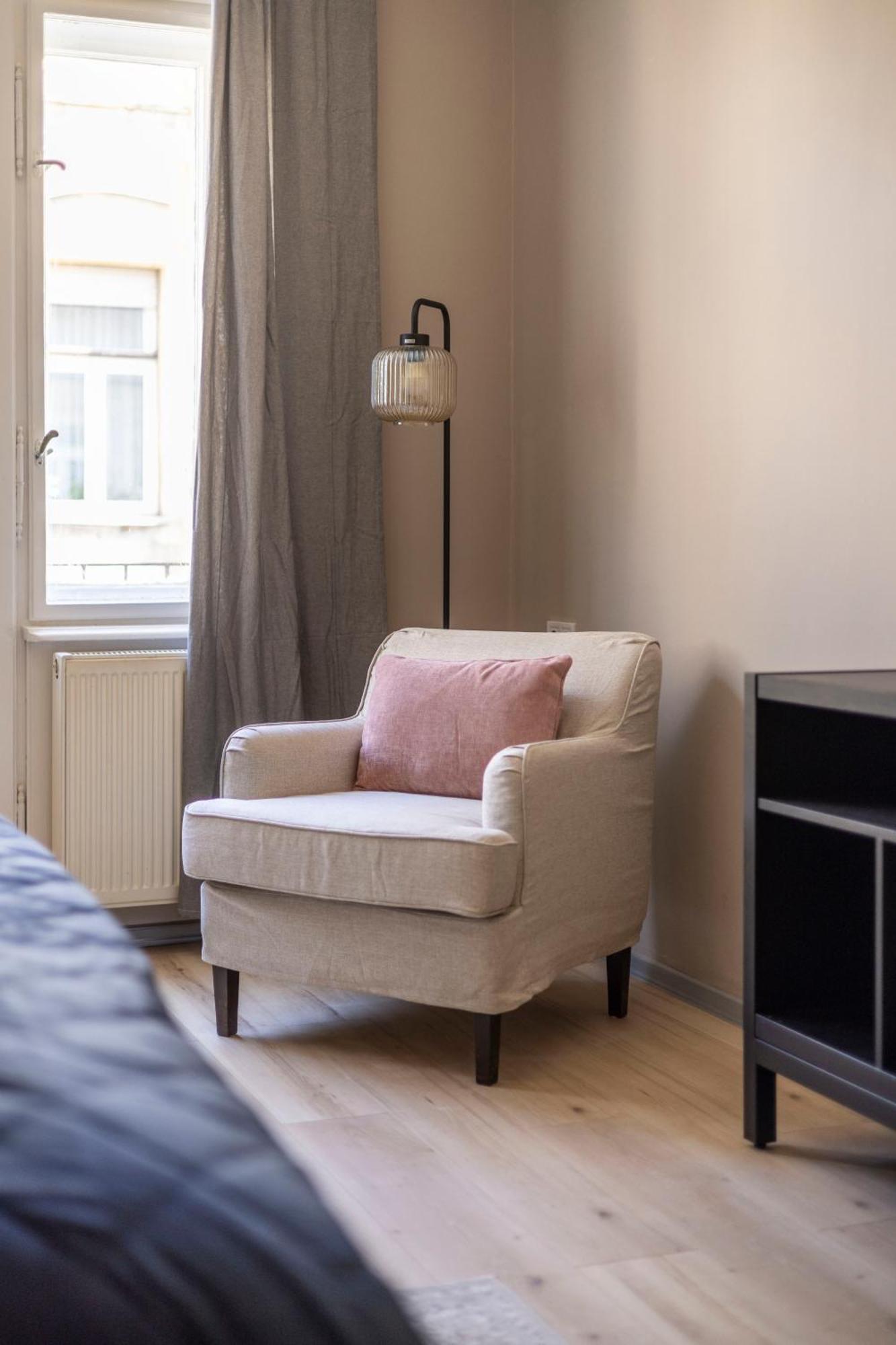 Charming Central Dream Home & Retreat By Prestige Homes Budapest Exteriör bild