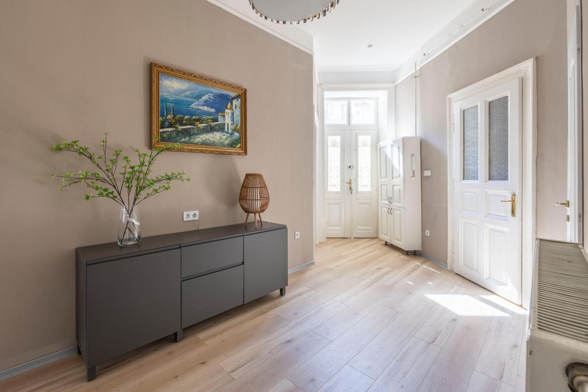 Charming Central Dream Home & Retreat By Prestige Homes Budapest Exteriör bild