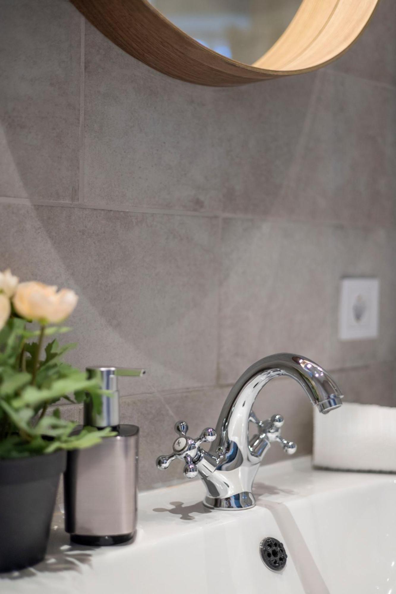 Charming Central Dream Home & Retreat By Prestige Homes Budapest Exteriör bild