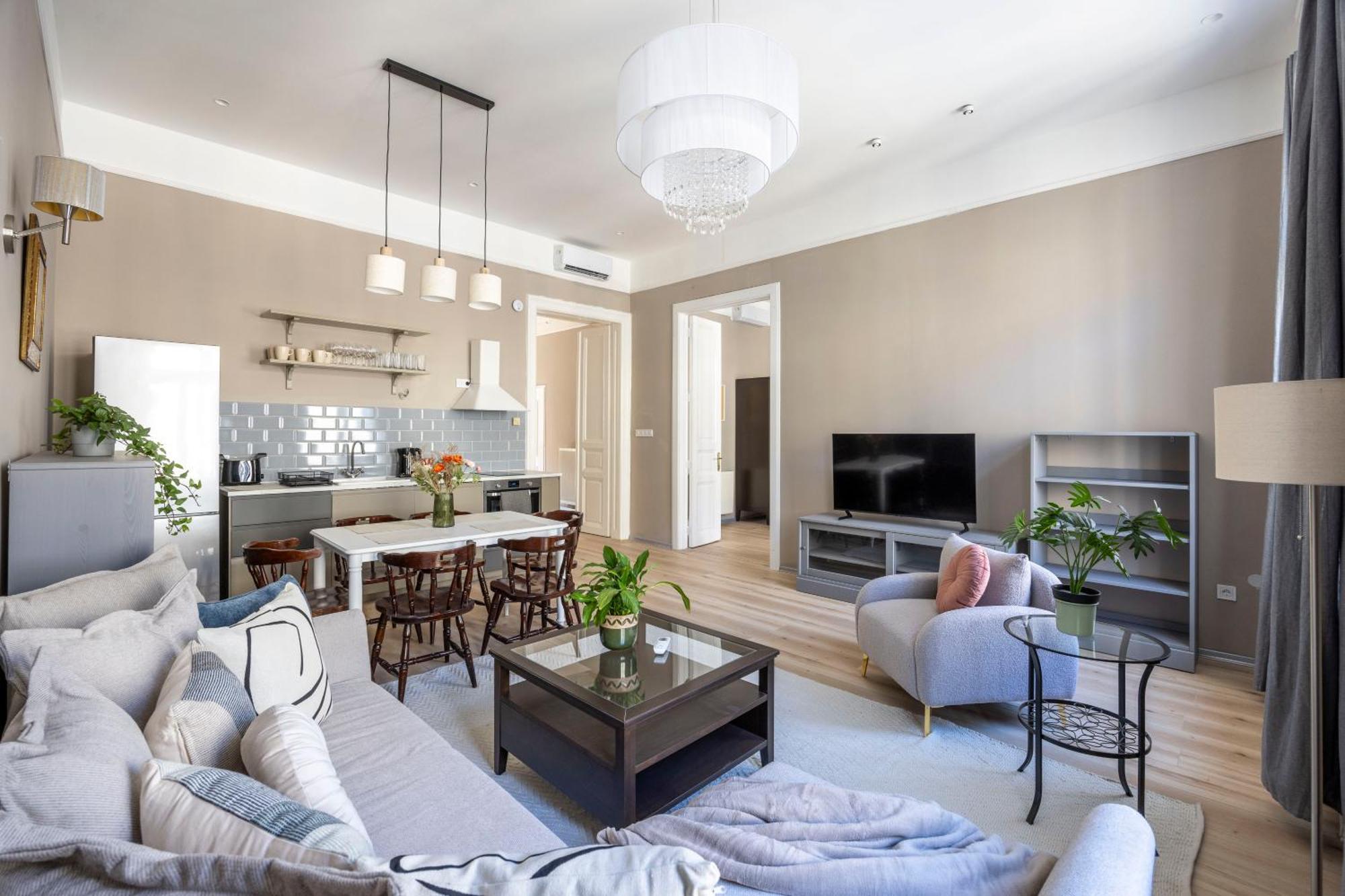 Charming Central Dream Home & Retreat By Prestige Homes Budapest Exteriör bild